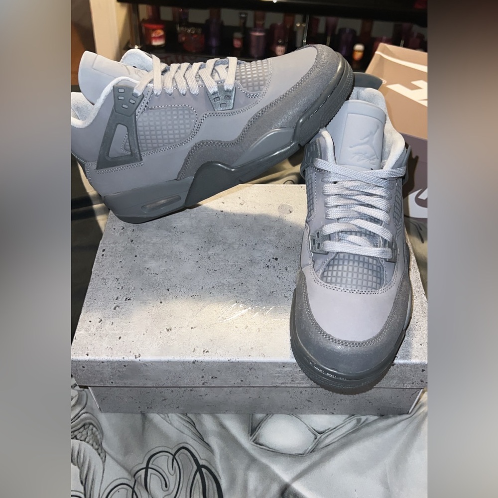 “Wet Cement “ retro Jordan 4s